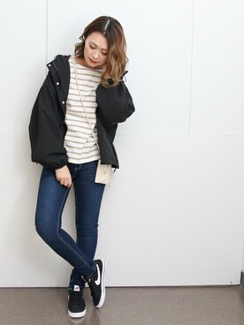 「スキニーデニム」｜「アイテム（マウンテンパーカー）」を使った、SocialGIRLさん（レディース・160cm）の春コーディネート