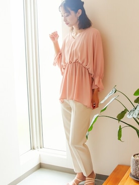 「アイテム（スラックス、ベージュ系）」を使った、SocialGIRLさん（レディース・169cm）の夏コーディネート