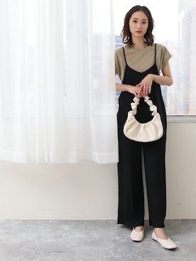 「アイテム（トップス、ベージュ系）」を使った、SocialGIRLさん（レディース・169cm）の夏コーディネート