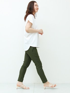 「カーキパンツ」｜SocialGIRLさん（レディース・164cm）の夏コーディネート