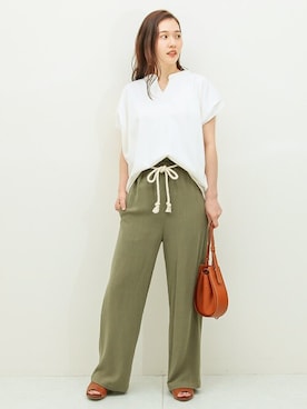 「カーキパンツ」｜SocialGIRLさん（レディース・164cm）の夏コーディネート