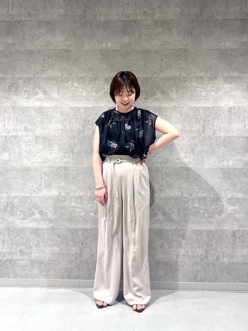 セール】《WEB/一部店舗限定》KAZUMIDOIボタニカルノースリ