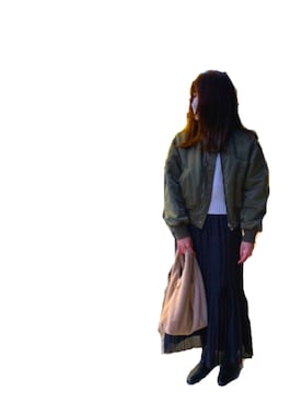 「白ニット」｜「アイテム（MA-1）」を使った、RIIさん（レディース・164cm）の秋コーディネート