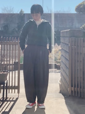 「G-SHOCK」｜「アイテム（スウェット）」を使った、NANAEさん（レディース・155cm）の冬コーディネート