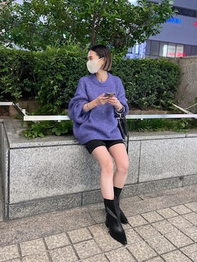 「パープル×黒」｜「アイテム（ニット/セーター）」を使った、okada sakiさん（レディース・150cm）の秋コーディネート