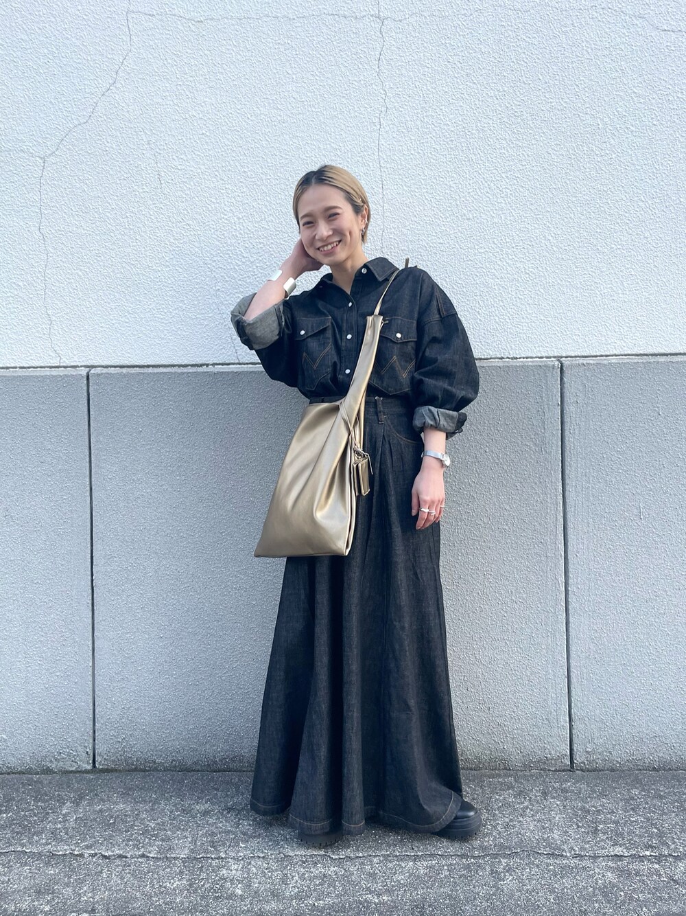 Wrangler別注フレアロングスカートを使った人気ファッション 