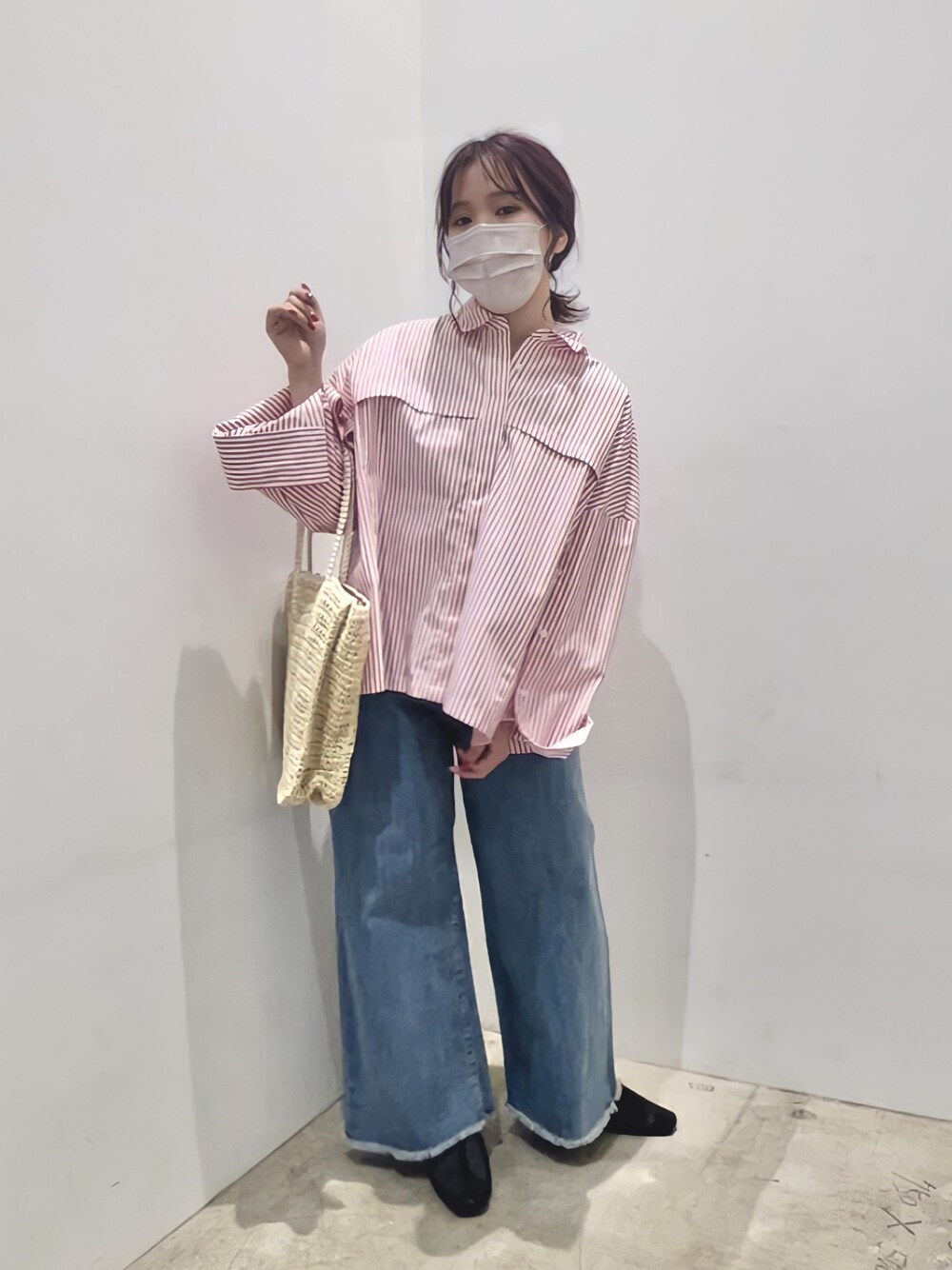 「春服、大人カジュアル、低身長、ラフ」｜「AMERICAN HOLICのバギーワイドパンツ（デニムパンツ、ブルー系）」を使った、くろりさん（レディース・150cm）の春コーディネートの1枚目の写真