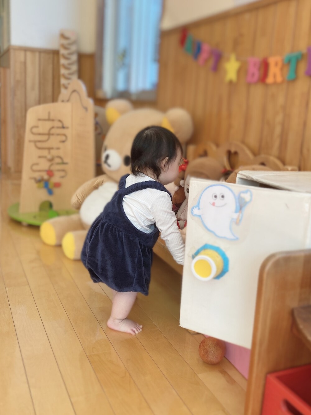「H&Mのアイテム（ロンパース、ホワイト系）」を使った、あんずさん（キッズ・80cm）の秋コーディネートの1枚目の写真