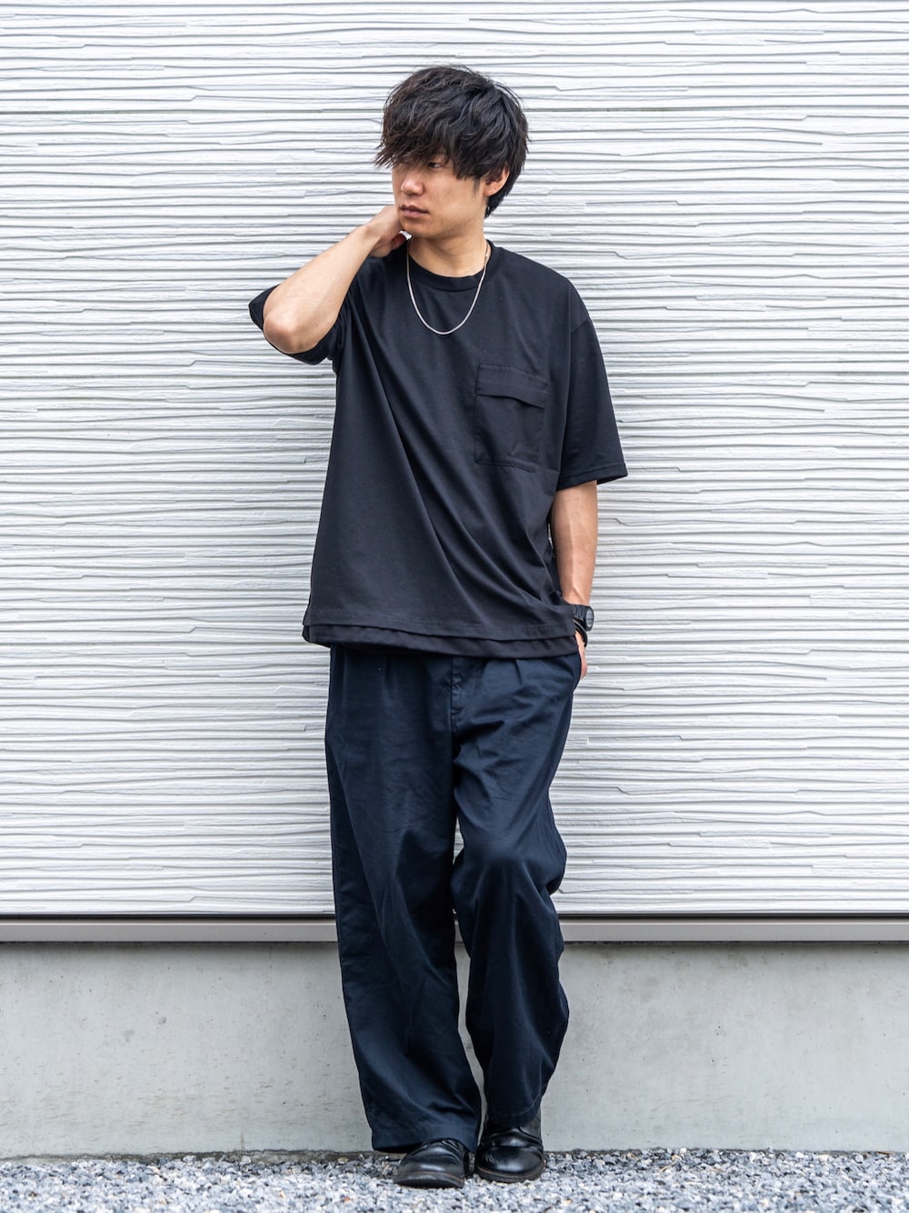 「プチプラ、メンズコーデ、カジュアルコーデ、シンプルコーデ、シンプル、大人コーデ、キレイめ、UNIQLO、GU、夏ファッション、初夏コーデ、Tシャツ、タックワイドパンツ、ポケットＴシャツ、大人カジュアル」｜「GUのアイテム（Tシャツ/カットソー、ブラック系）」を使った、Ryu--taさん（メンズ・183cm）の夏コーディネートの1枚目の写真