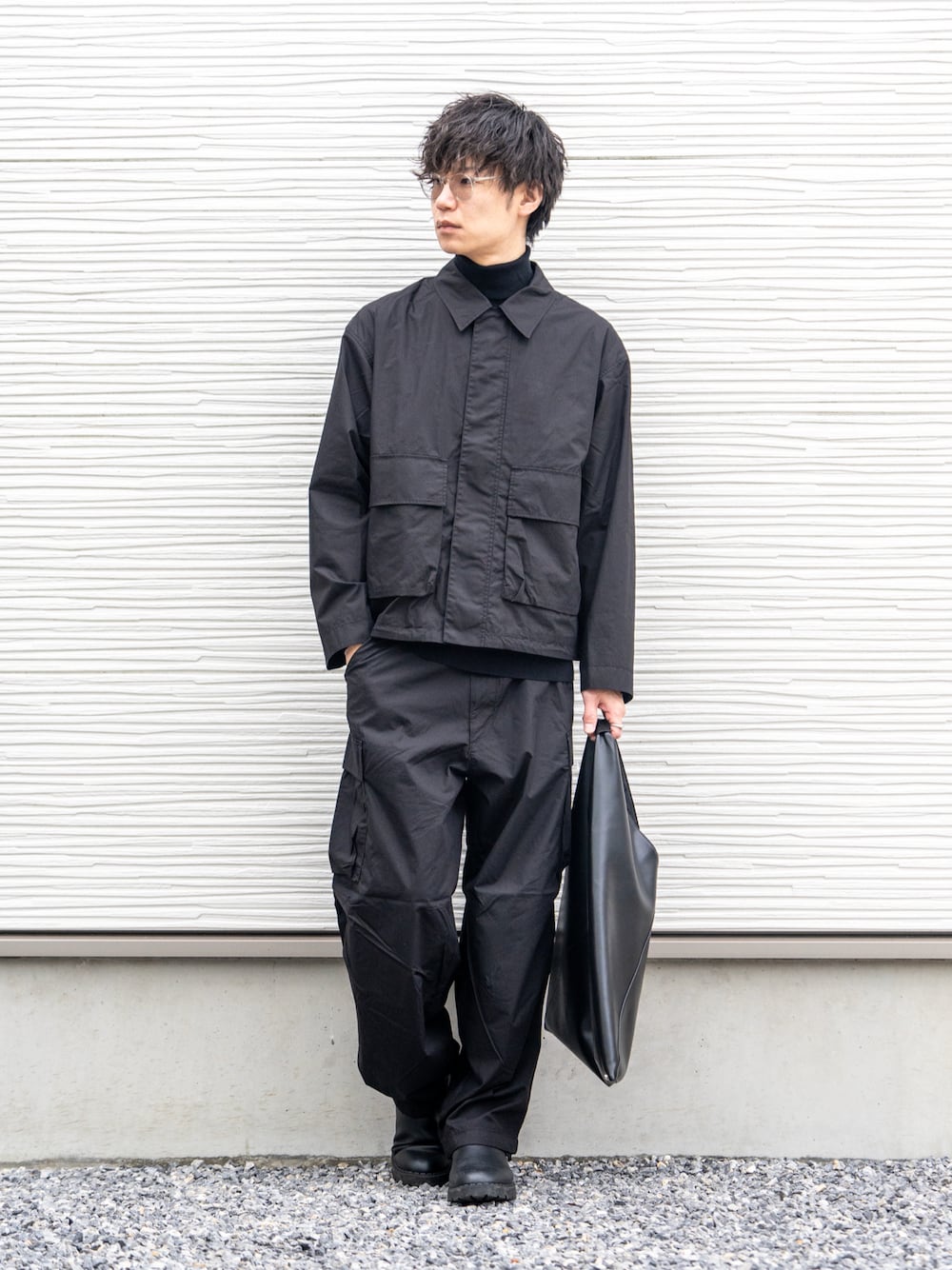 「ジャケット、春色、メガネ男子、大人カジュアル、今日のコーデ、シンプルスタイル、プチプラ、UNIQLO、ファッションを楽しもう、はるコーデ、セットアップ、セットアップスタイル、めがね、ブルゾン、カーゴパンツ」｜「UNIQLOのアイテム（ジャケット/アウター、ブラック系）」を使った、Ryu--taさん（メンズ・183cm）の春コーディネートの1枚目の写真