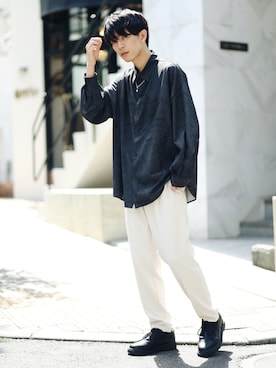 「JUNRED（ジュンレッド）のアイテム（その他トップス）」を使った、斉藤慎也さん（メンズ・170cm）の秋コーディネート