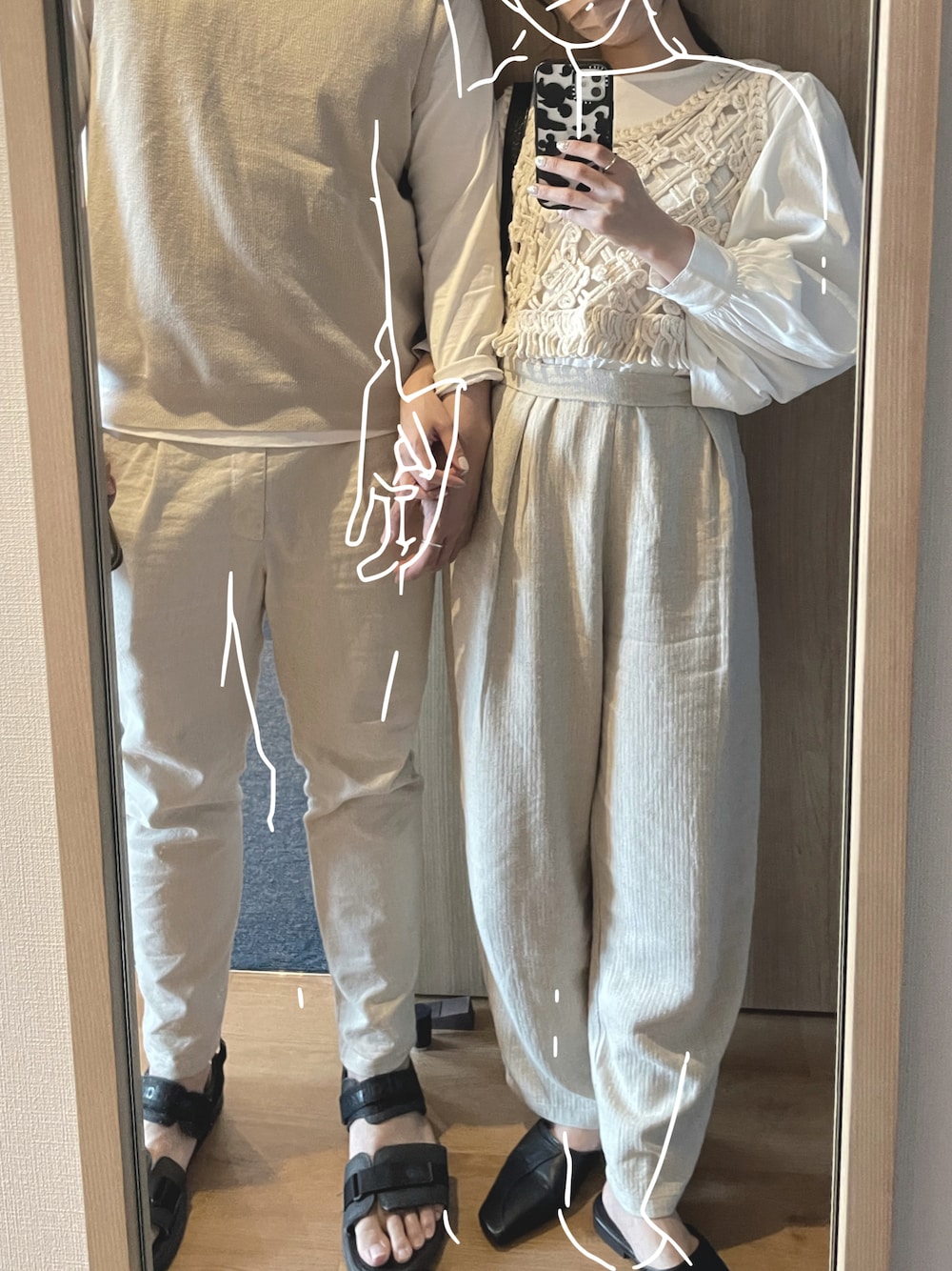 「大人カジュアル、カジュアルコーデ、今日のコーデ、春コーデ、ワントーンコーデ、シミラールック、ベスト、リネン」｜「select MOCA by sonの2021 AW ボリュームスリーブブラウス（シャツ/ブラウス、ホワイト系）」を使った、a y a さん（レディース・158cm）の春コーディネートの1枚目の写真