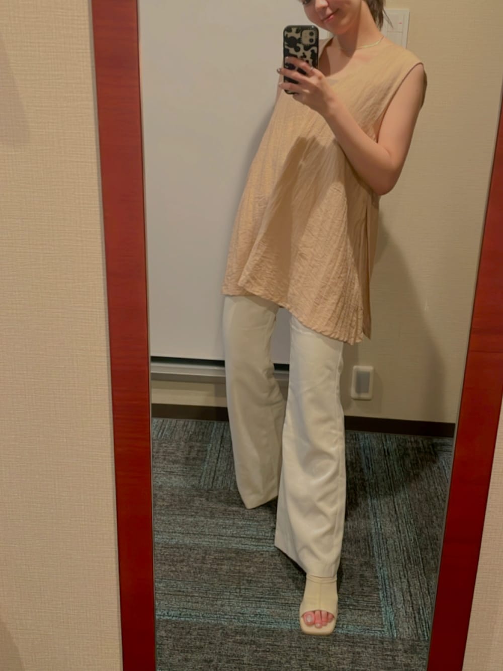 「夏、ラクチンコーデ、オトナ女子、ゆるコーデ、シンプル、おしゃれさんと繋がりたい、プチプラコーデ、ベスト、淡色コーデ」｜「select MOCAの2022 SS 2WAYリネンタッチAラインベスト（ベスト、ベージュ系）」を使った、a y a さん（レディース・158cm）の夏コーディネートの1枚目の写真