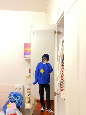 「休闲」｜「アイテム（チノパンツ）」を使った、VIVIDWONGさん（レディース・174cm）の冬コーディネート