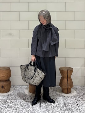 「URBAN RESEARCH（アーバンリサーチ）のAMOMENTO　COTTON SCARF TOP（シャツ/ブラウス、グレー系）」を使った、MINAMIさん（レディース・158cm）の秋コーディネート