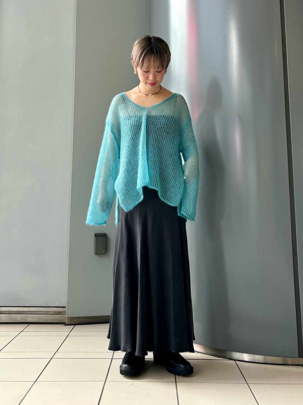 「淡色コーデ、秋服準備はじめました、デートコーデ、休日スタイル、シアートップス、ロングスカート、秋コーデ、instagram」｜「URBAN RESEARCH ROSSO WOMENのシアーモヘアVネックプルオーバー（ニット/セーター、ブルー系）」を使った、MINAMIさん（レディース・158cm）の秋コーディネートの1枚目の写真