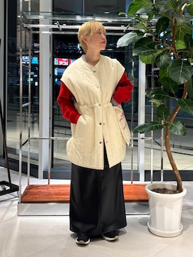 「アイテム（ダウンベスト）」を使った、MINAMIさん（レディース・158cm）の秋コーディネート