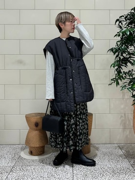 「アイテム（ダウンベスト）」を使った、MINAMIさん（レディース・158cm）の秋コーディネート