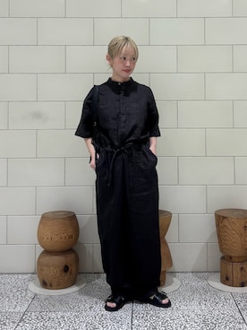 「かぐれ（カグレ）のリネンハーフスリーブオールインワン（つなぎ/オールインワン、ブラック系）」を使った、MINAMIさん（レディース・158cm）の春コーディネート