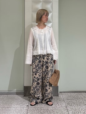 「かぐれ（カグレ）のコットンリネンプリントイージーパンツ（その他パンツ、グレー系）」を使った、MINAMIさん（レディース・158cm）の夏コーディネート