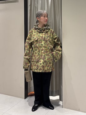 「URBAN RESEARCH（アーバンリサーチ）のcrinkle crinkle crinkle　FRILL COLLAR CAMO JACKET（テーラードジャケット、その他）」を使った、MINAMIさん（レディース・158cm）の秋コーディネート