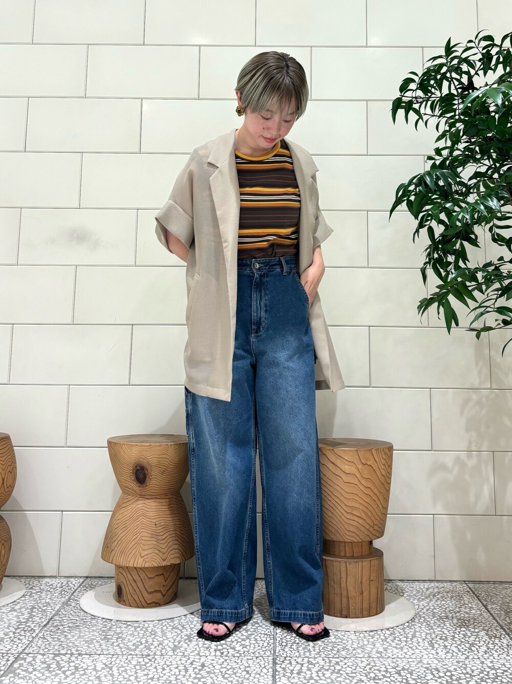 「スポーツミックス、休日スタイル、夏コーデ、ボーダー、デニム」｜「URBAN RESEARCHのメッシュハーフスリーブジャケット（テーラードジャケット、ベージュ系）」を使った、MINAMIさん（レディース・158cm）の夏コーディネートの1枚目の写真