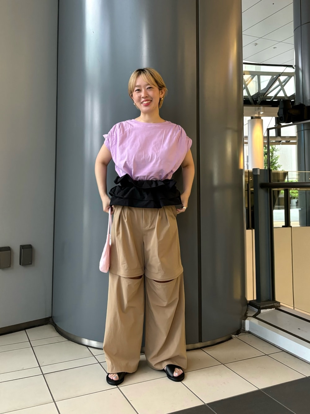 「お出かけコーデ、レイヤードスタイル、デートコーデ、休日スタイル、パステルカラー、プチプラ、韓国ファッション、プチプラコーデ」｜「LAATOのアイテム（トップス、ピンク系）」を使った、MINAMIさん（レディース・158cm）の春コーディネートの1枚目の写真