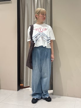 「かぐれ（カグレ）のフェードデニムイージーパンツ（デニムパンツ、ブルー系）」を使った、MINAMIさん（レディース・158cm）の春コーディネート