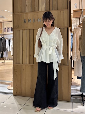 「SHENERY（シーナリー）のキュプラタックブラウス（シャツ/ブラウス、ホワイト系）」を使った、NAMAI_154cmさん（レディース・154cm）の春コーディネート