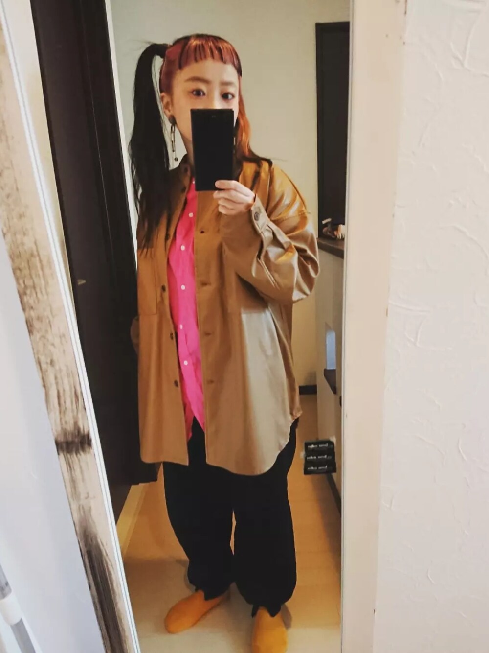 「大人カジュアル、おしゃれさんと繋がりたい、レザージャケット、シンプルコーデ、着回しコーデ、大人女子、春服、低身長」｜「SANSeLFの【SANSeLF】fake leather stand collar jacket　sanwz21a005（その他アウター、ベージュ系）」を使った、MOMOさん（レディース・151cm）の春コーディネートの2枚目の写真
