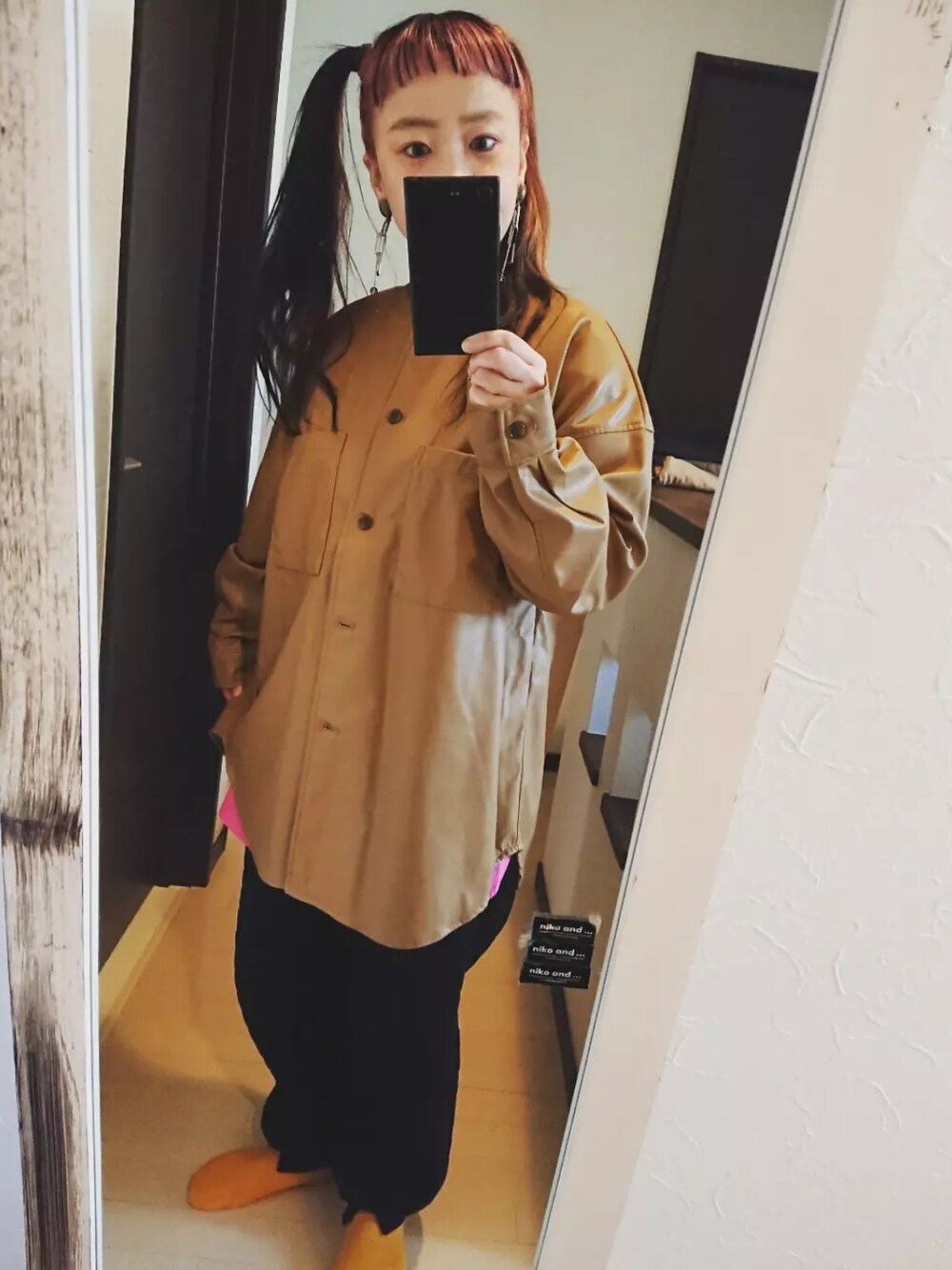 「大人カジュアル、おしゃれさんと繋がりたい、レザージャケット、シンプルコーデ、着回しコーデ、大人女子、春服、低身長」｜「SANSeLFの【SANSeLF】fake leather stand collar jacket　sanwz21a005（その他アウター、ベージュ系）」を使った、MOMOさん（レディース・151cm）の春コーディネートの1枚目の写真