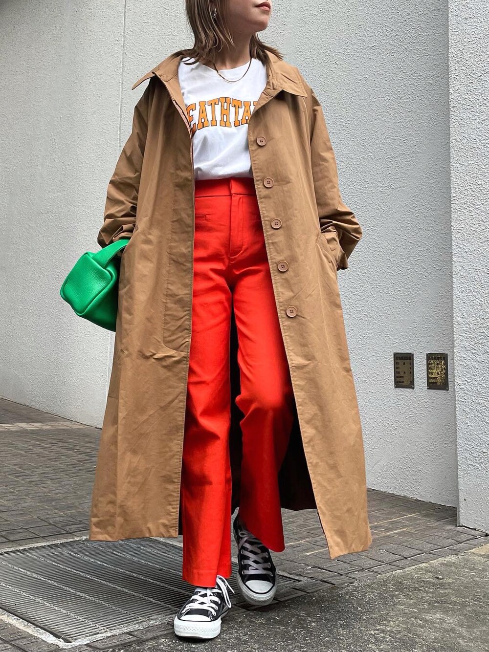 「だから秋服が好き、秋コーデ、秋トレンド2021、低身長コーデ、お洒落さんとつながりたい、オーバーサイズ、カジュアルコーデ、オトナカジュアル、大人女子、プチプラ、ミニバッグ、スニーカーコーデ、ステンカラーコート、コンバース、ZARA」｜「manana suerteのビッグシルエットステンカラーコート（ステンカラーコート、ベージュ系）」を使った、MIHOさん（レディース・152cm）の秋コーディネートの1枚目の写真