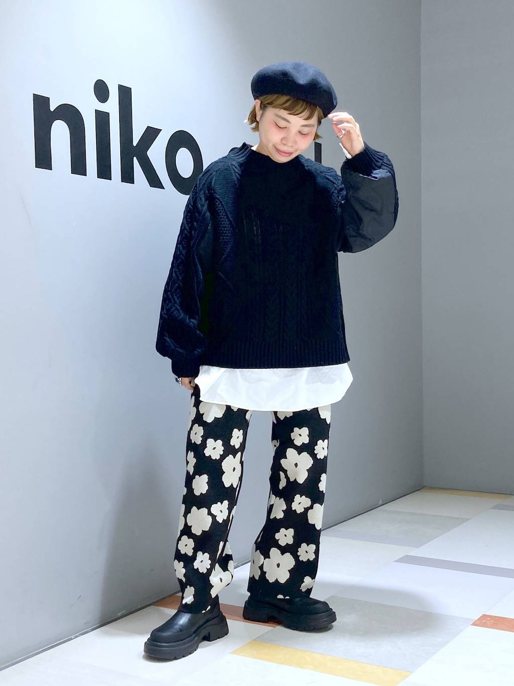 「低身長、体型カバー、ユニセックス」｜「niko and...のなめらかタッチニットパンツ（その他パンツ、グレー系）」を使った、タゾエさん（レディース・155cm）の冬コーディネートの1枚目の写真