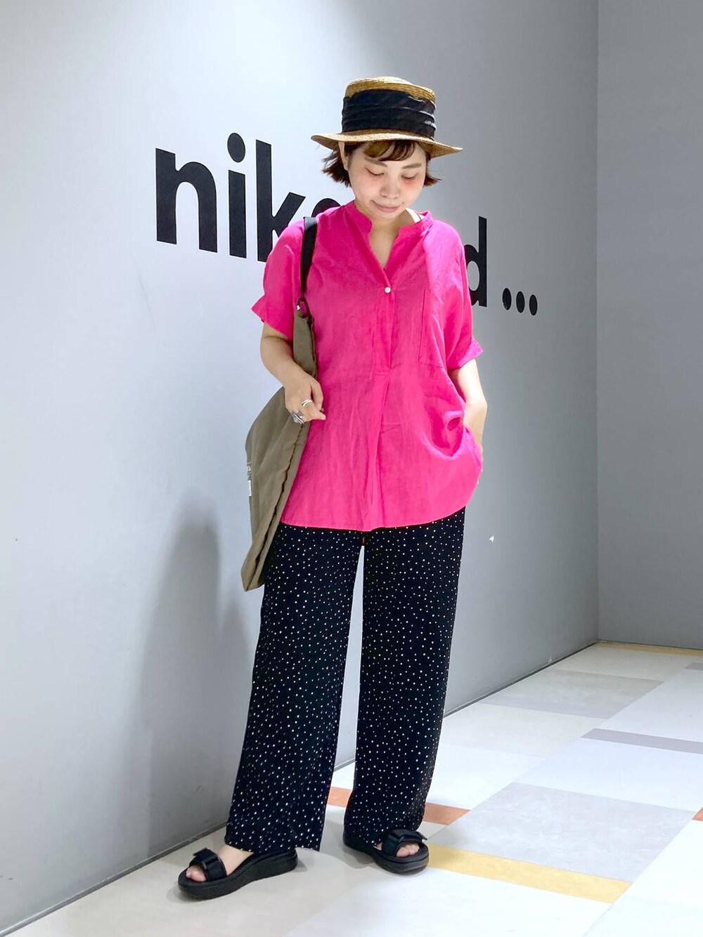 「低身長、体型カバー、ユニセックス」｜「niko and...のDRYユルプリントパンツ（その他パンツ、ブラック系）」を使った、タゾエさん（レディース・155cm）の夏コーディネートの1枚目の写真