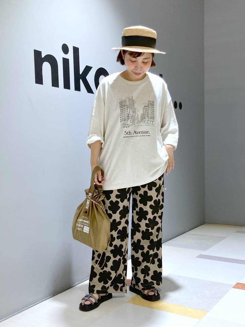 「低身長、体型カバー、ユニセックス」｜「niko and...のオリジナル細ベルトサンダル（サンダル、グレー系）」を使った、タゾエさん（レディース・155cm）の夏コーディネートの1枚目の写真