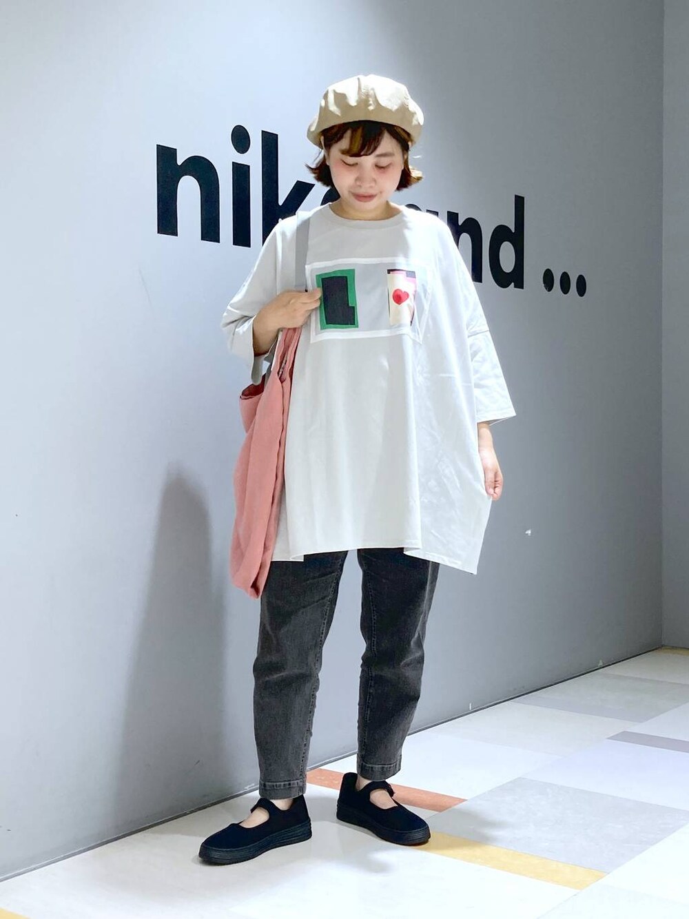 「低身長、体型カバー、ユニセックス」｜「niko and...の【Henri Matisse(アンリ・マティス)】マティスアートプリントTシャツ（Tシャツ/カットソー、グレー系）」を使った、タゾエさん（レディース・155cm）の夏コーディネートの1枚目の写真