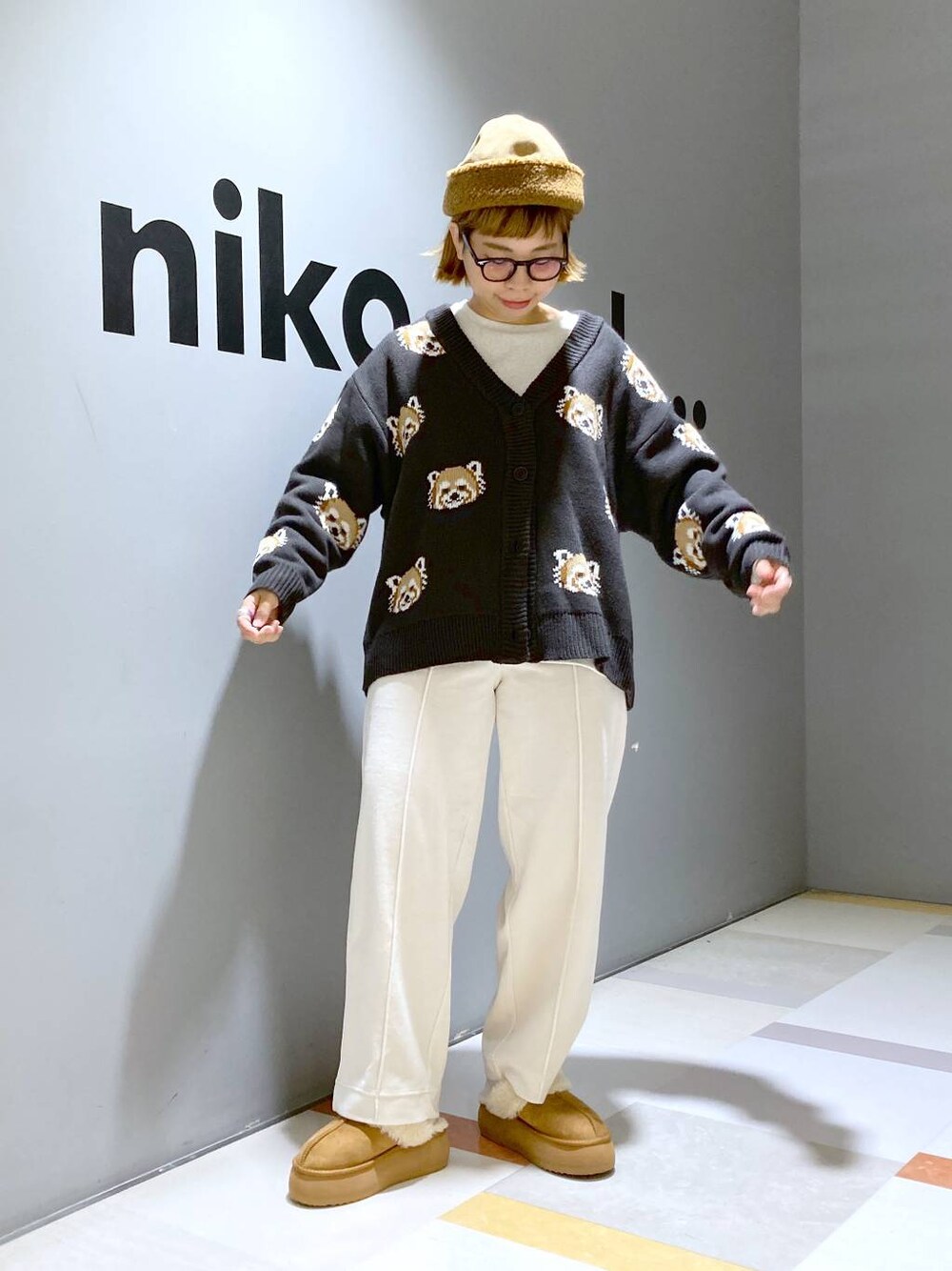 「低身長、体型カバー、ユニセックス」｜「niko and...のラビットタッチベロアパンツ（その他パンツ、ベージュ系）」を使った、タゾエさん（レディース・155cm）の秋コーディネートの1枚目の写真
