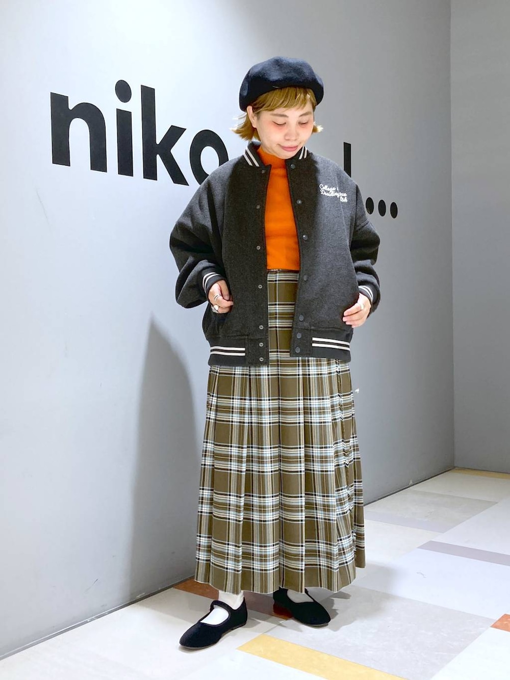 「低身長、体型カバー、ユニセックス」｜「niko and...のソフトタッチハイネックラインプルオーバー（ニット/セーター、オレンジ系）」を使った、タゾエさん（レディース・155cm）の秋コーディネートの1枚目の写真
