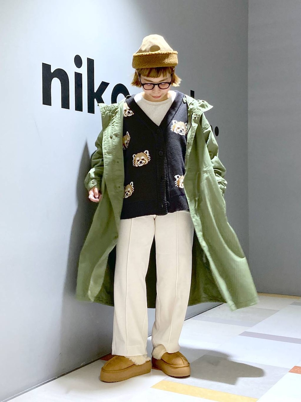 「低身長、体型カバー、ユニセックス」｜「niko and...のラビットタッチベロアパンツ（その他パンツ、ベージュ系）」を使った、タゾエさん（レディース・155cm）の秋コーディネートの1枚目の写真