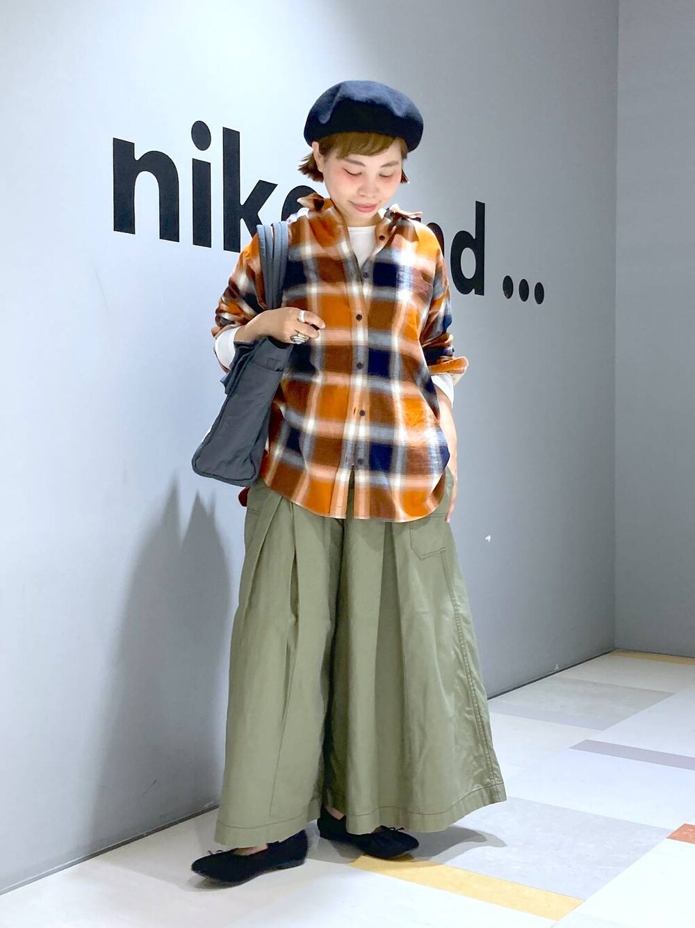 「低身長、体型カバー、ユニセックス」｜「niko and...のオーガニックコットンテンセルロングTシャツ（Tシャツ/カットソー、ホワイト系）」を使った、タゾエさん（レディース・155cm）の秋コーディネートの1枚目の写真