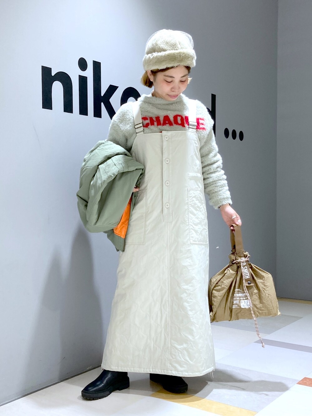 「ニコアンド(niko and...)、ニコアンド、ワンピース、シャギーニット」｜「niko and...のアイテム（ニット/セーター、ホワイト系）」を使った、タゾエさん（レディース・156cm）の秋コーディネートの1枚目の写真