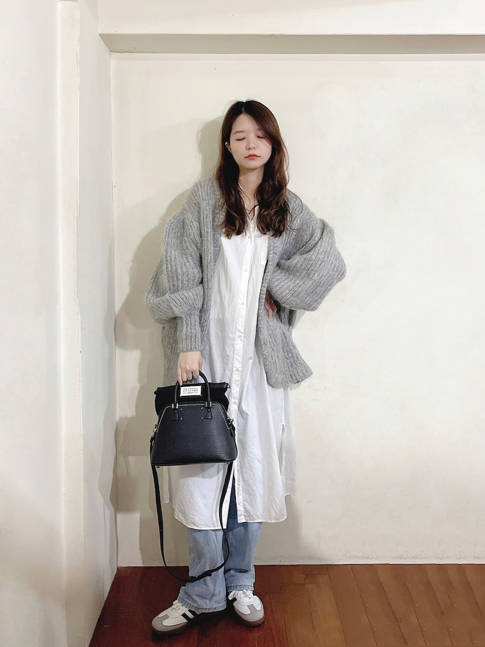 「大人カジュアル、春服コーデ、CLANE、coen、adidas、休日コーデ、大人コーデ、オトナカジュアル、おしゃれさんと繋がりたい、adidas originals、今日のコーデ、Maison Margiela」｜「adidasのサンバ ［SAMBA OG］アディダスオリジナルス（スニーカー、ホワイト系）」を使った、Royka*さん（レディース・170cm）の冬コーディネートの1枚目の写真