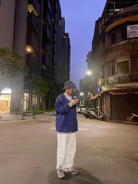 「plain-me（プレインミー）のアイテム（帽子）」を使った、Ryan Hsuさん（メンズ・170cm）の春コーディネート