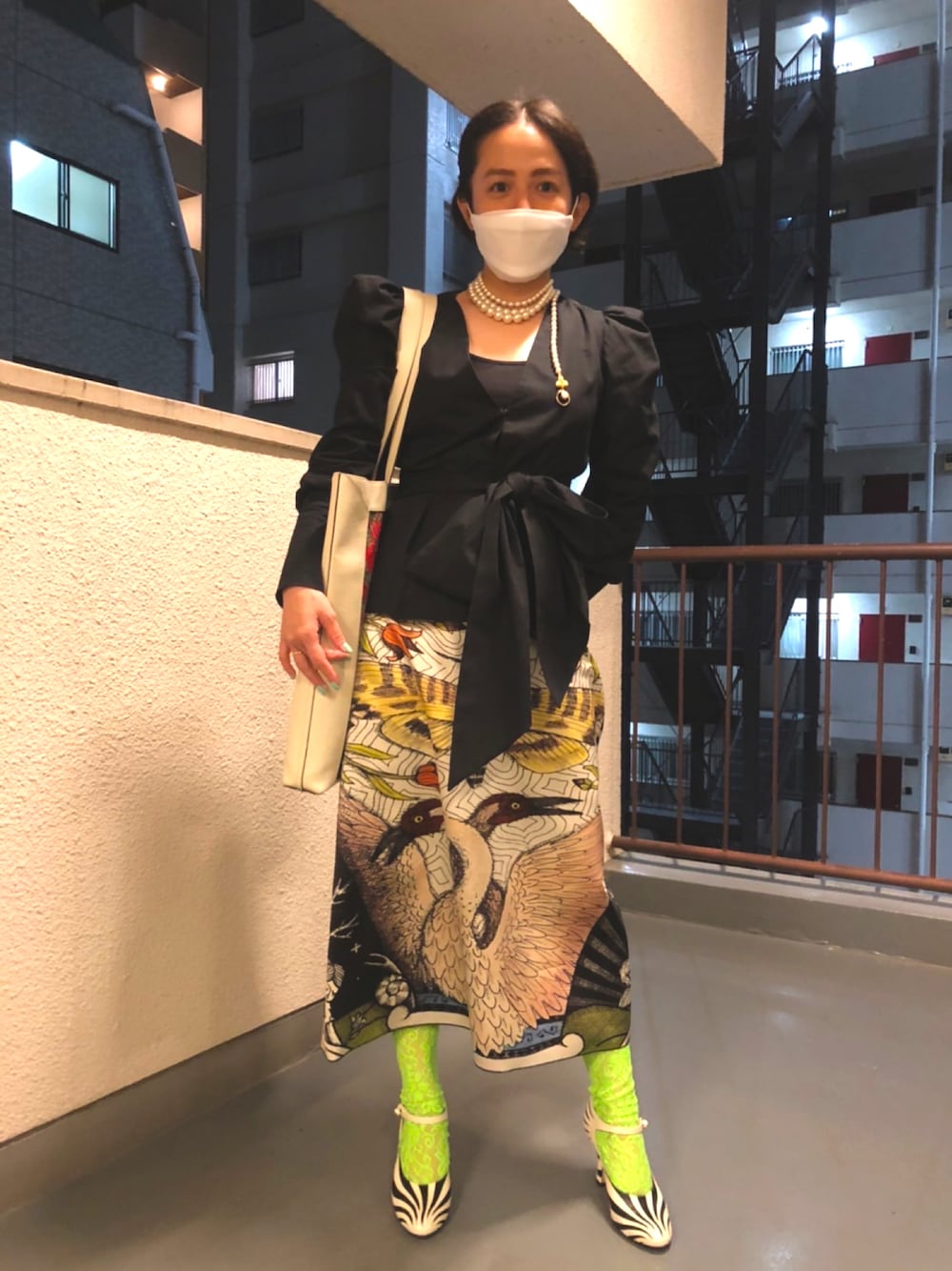 gucci ストッキング　ロゴ 465727_3G245_1000_001_100_0000
