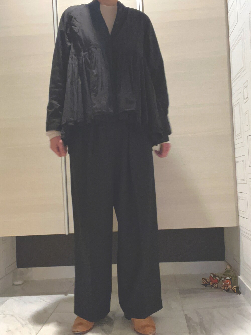 「オトナ女子、キレイめカジュアル、ザラ、ワイドパンツ、おしゃれさんと繋がりたい、ブーツスタイル」｜「ZARAのアイテム（スラックス、ブラック系）」を使った、myu♡（相互フォロー）さん（レディース・161cm）の秋コーディネートの1枚目の写真