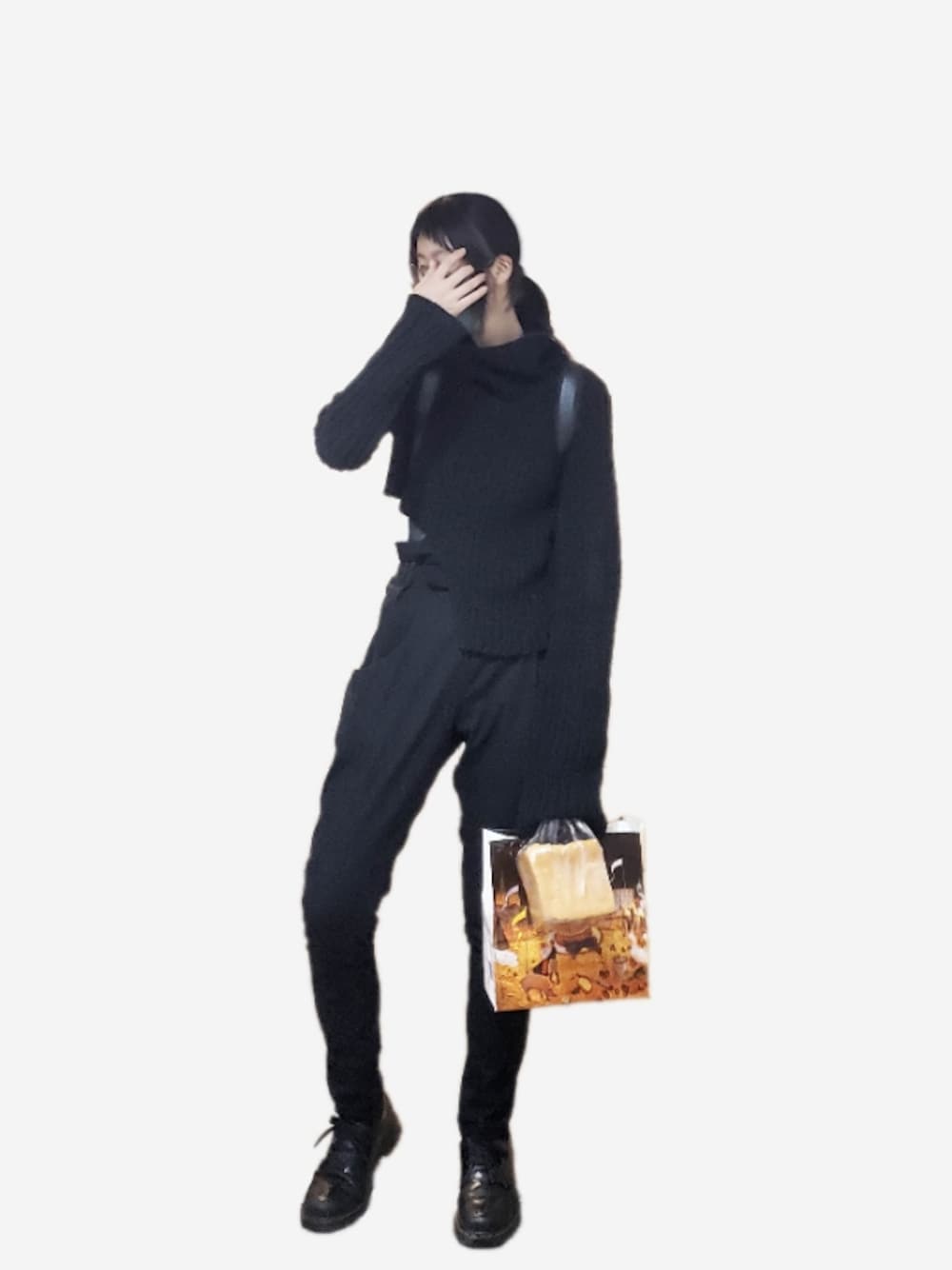 「ジェンダーレス、オールブラック」｜「LIMI feuのアイテム（スラックス、ブラック系）」を使った、圭さん（レディース・174cm）の冬コーディネートの1枚目の写真