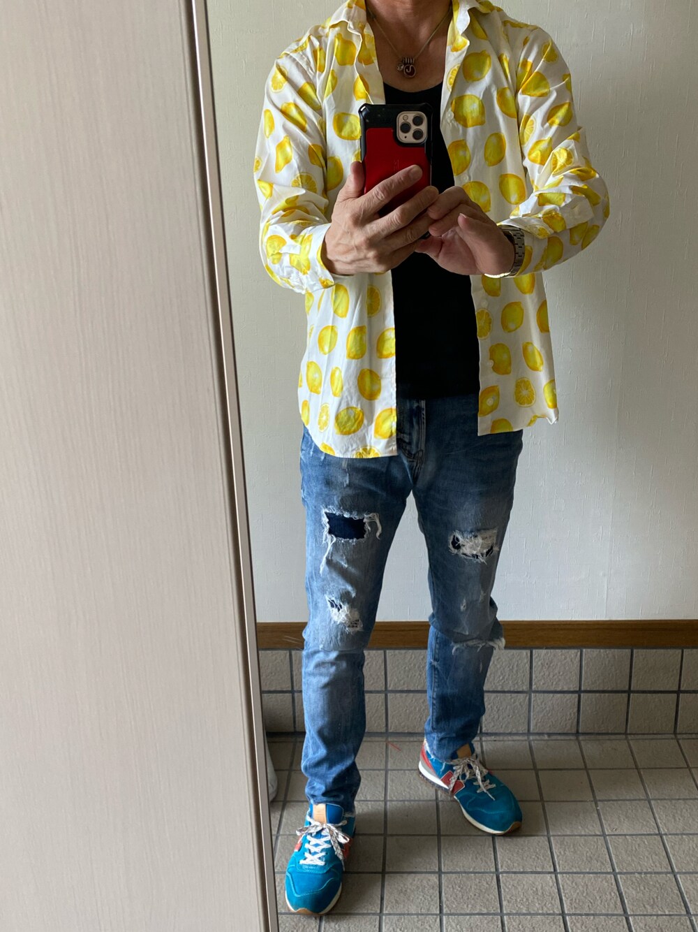 「ZARAのアイテム（デニムパンツ、ブルー系）」を使った、michi-michiさん（メンズ・165cm）の秋コーディネートの1枚目の写真