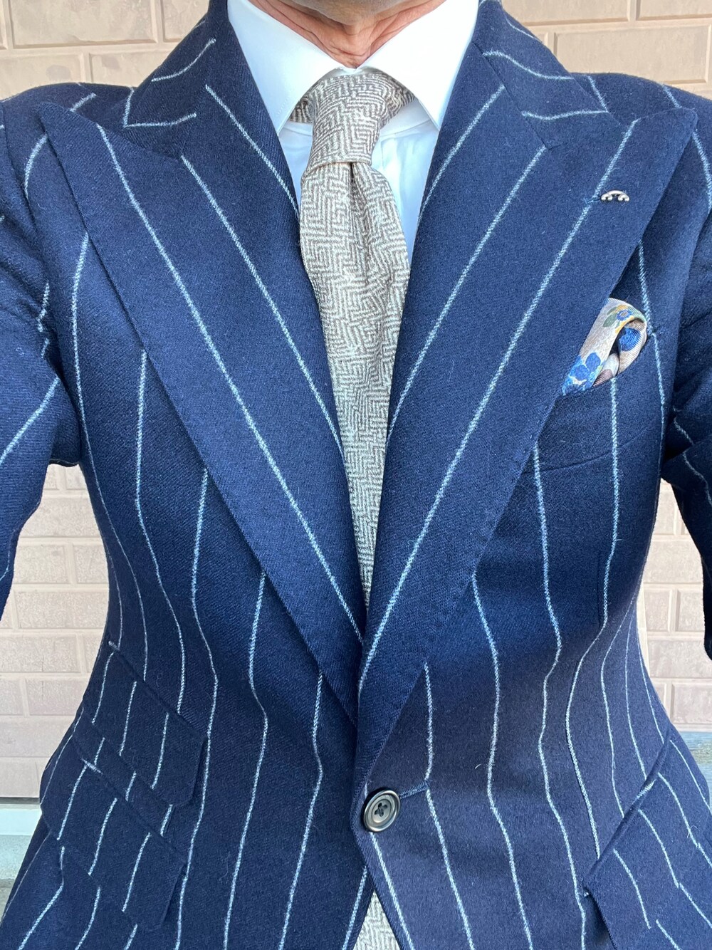 「RALPH LAURENのアイテム（ビジネスシャツ、ホワイト系）」を使った、michi-michiさん（メンズ・165cm）の冬コーディネートの1枚目の写真