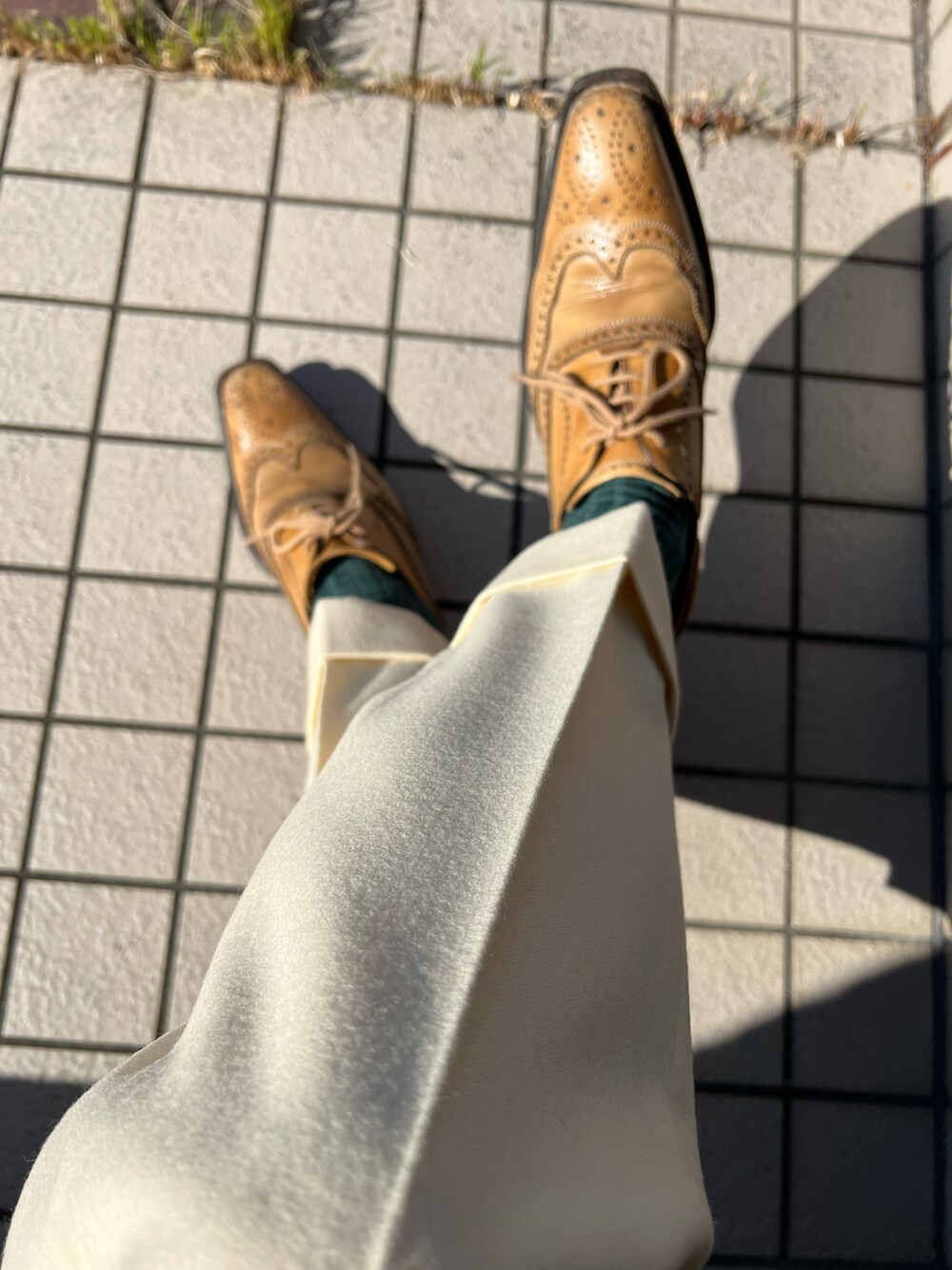 「リングウッドのアイテム（スラックス、ホワイト系）」を使った、michi-michiさん（メンズ・165cm）の秋コーディネートの1枚目の写真