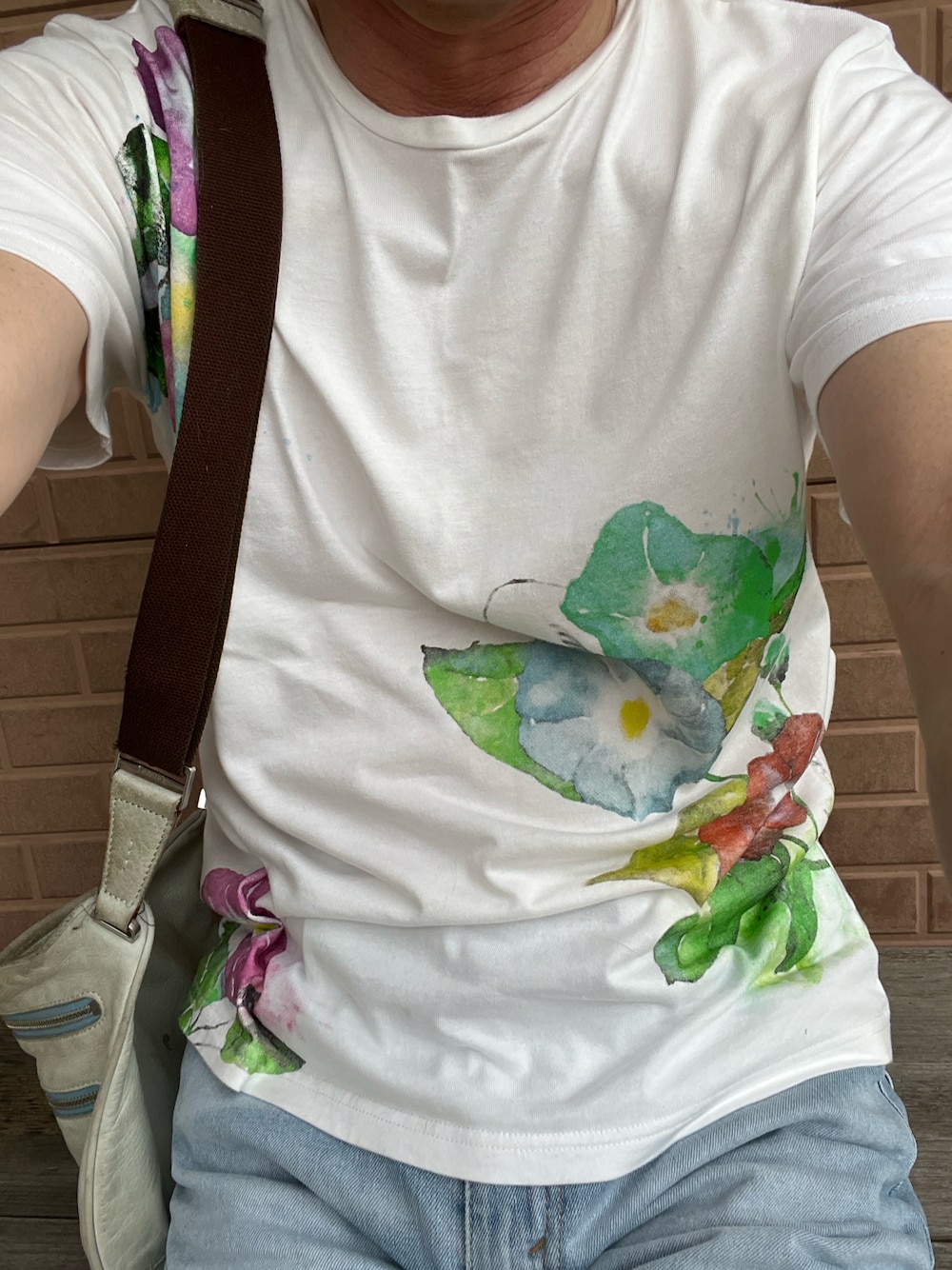 「URBAN RESEARCHのアイテム（Tシャツ/カットソー、その他）」を使った、michi-michiさん（メンズ・165cm）の夏コーディネートの1枚目の写真